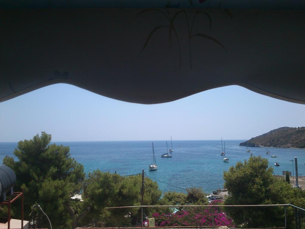 Hotel Liberty 1 Agia Marina  외부 사진