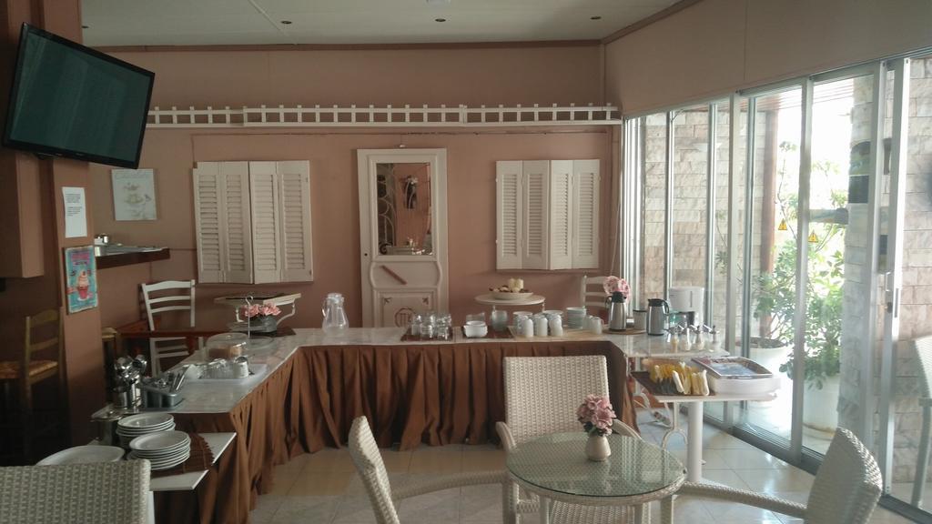 Hotel Liberty 1 Agia Marina  외부 사진