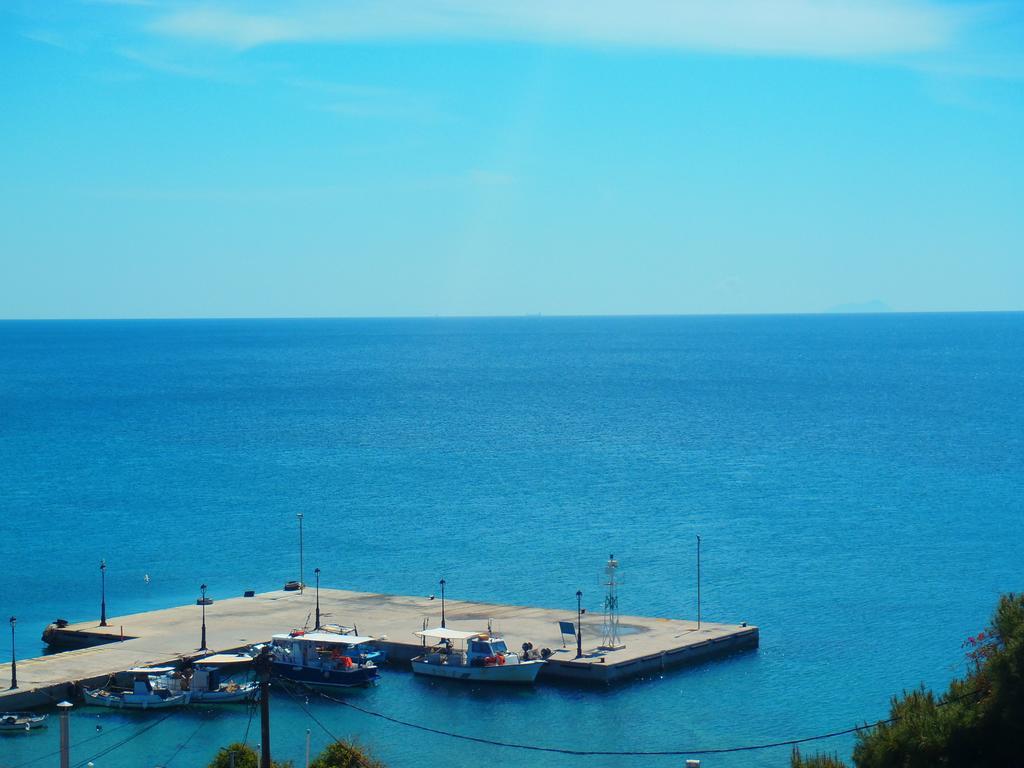 Hotel Liberty 1 Agia Marina  외부 사진